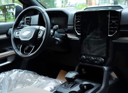 Ford Everest Titanium 2025