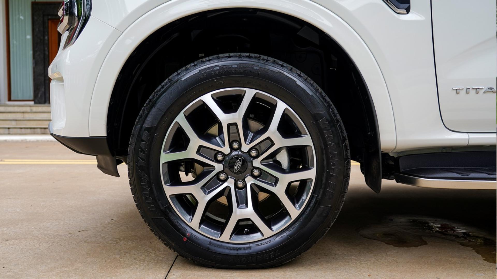 Ford Everest Titanium 2025