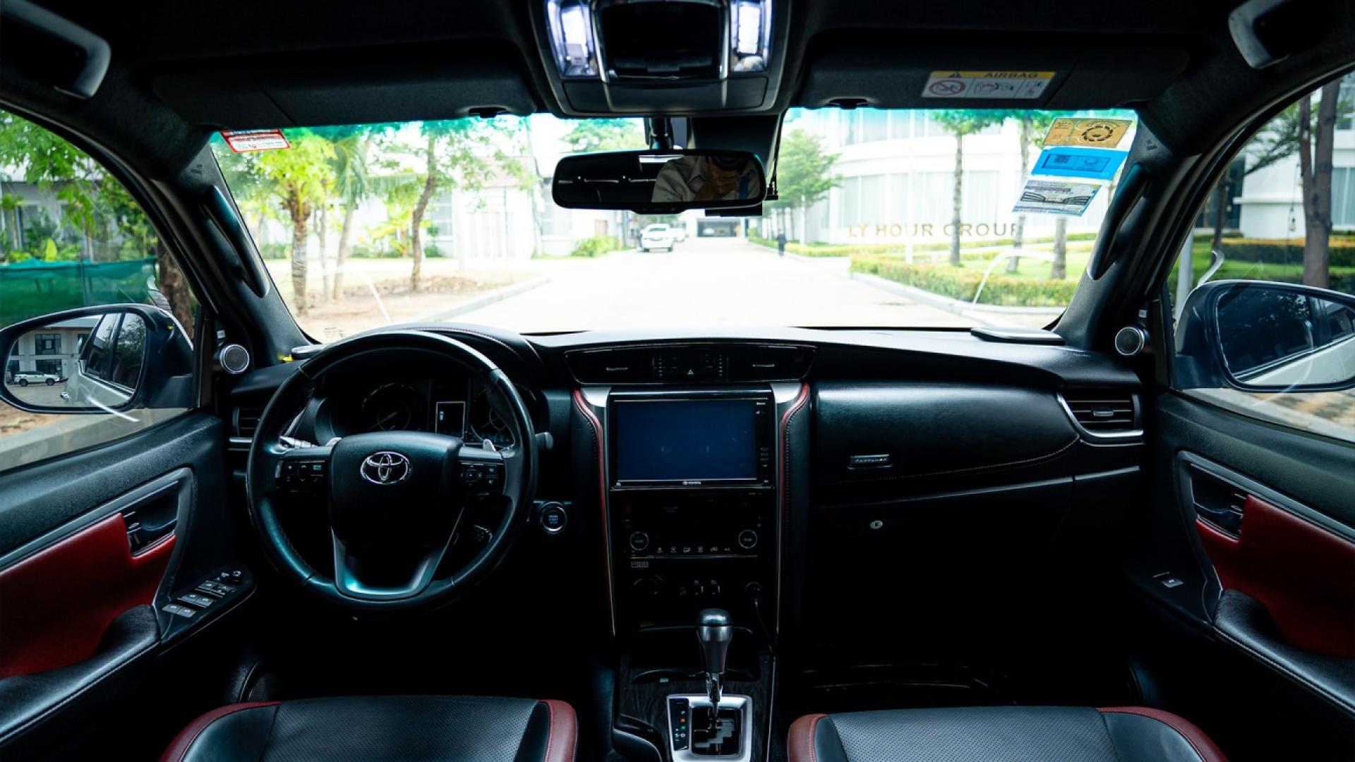 Toyota Fortuner Legender 2021