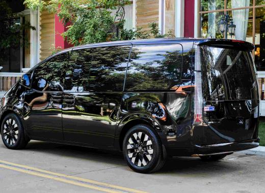 Hyundai Staria Loung 2025