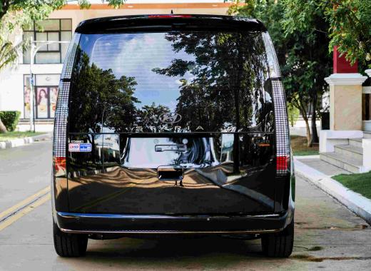 Hyundai Staria Loung 2025